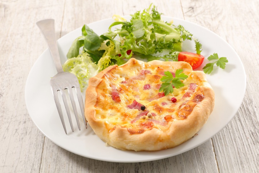 Comment sublimer votre quiche lorraine avec des accompagnements parfaits ?